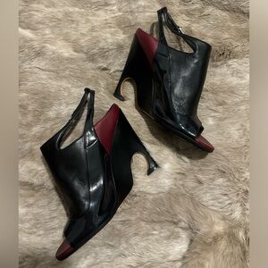 Christian Dior Black and Burgundy Patent Leather and Leather Heels